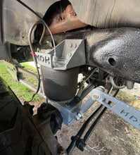 Load image into Gallery viewer, Obs Dana 60 solid front axle air ride ride