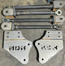 Load image into Gallery viewer, 05+Super Duty Axle Swap Kit w/ 4 Link