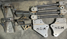 Load image into Gallery viewer, 05+Super Duty Axle Swap Kit w/ 4 Link