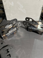 Load image into Gallery viewer, Bolt On Traction Bar mount Bracket Kit